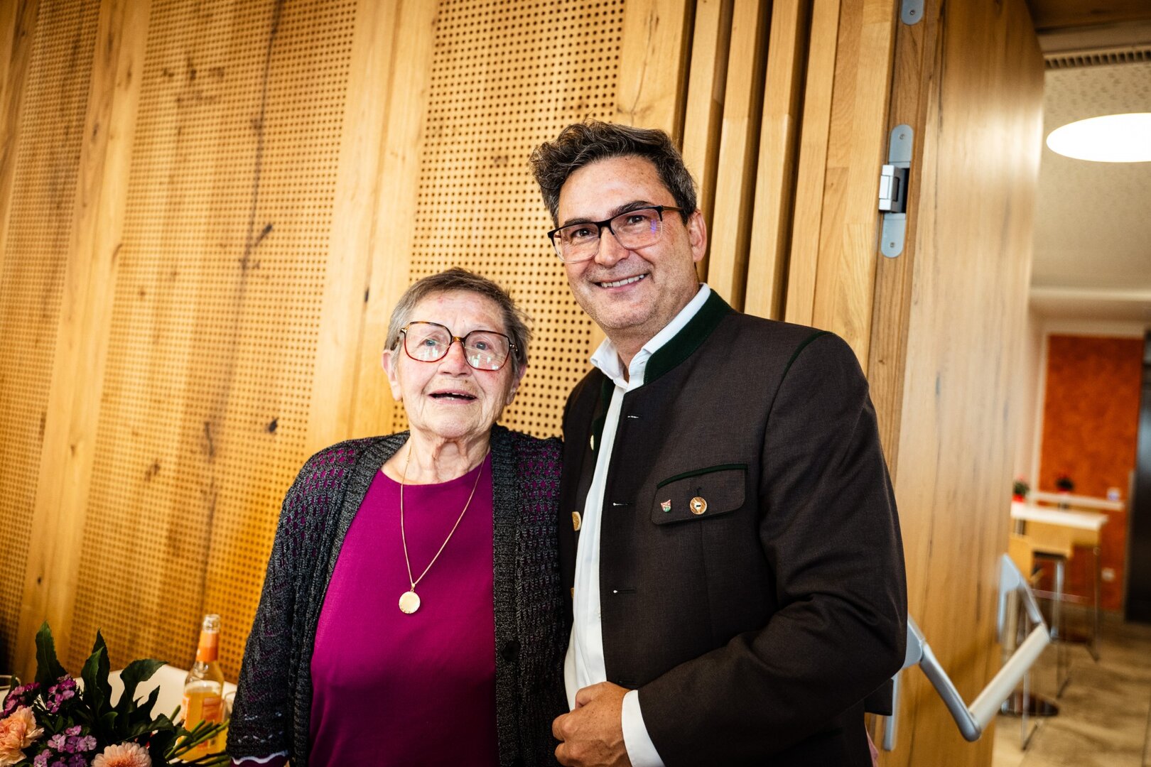 Gemütlicher Nachmittag 2025 - Friederike Leber mit Bgm Markus Lakounigg